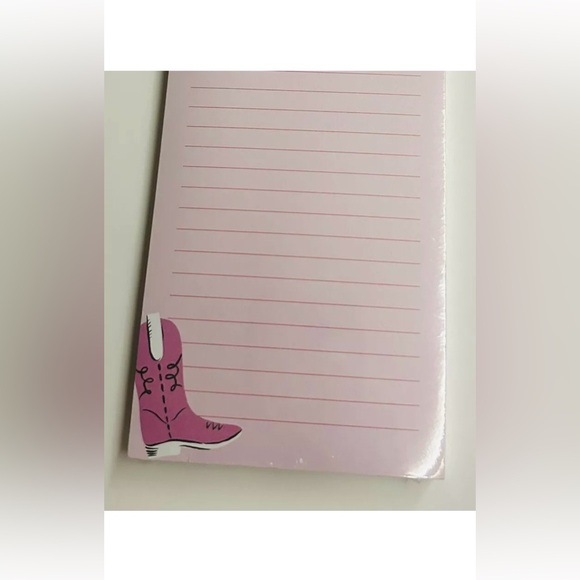 New Long Pink Pad "Howdy" Lined Magnetic 100 Pages Graphique Cowboy Boots - Picture 2 of 7